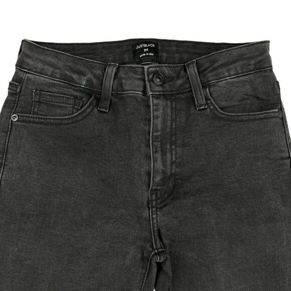 Just Black - Cropped Skinny Jeans with Fringe Hem in Washed Black - Picture 2 of 3